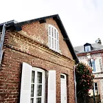 Charmante Maisonnette A 2 Pas De La Plage !