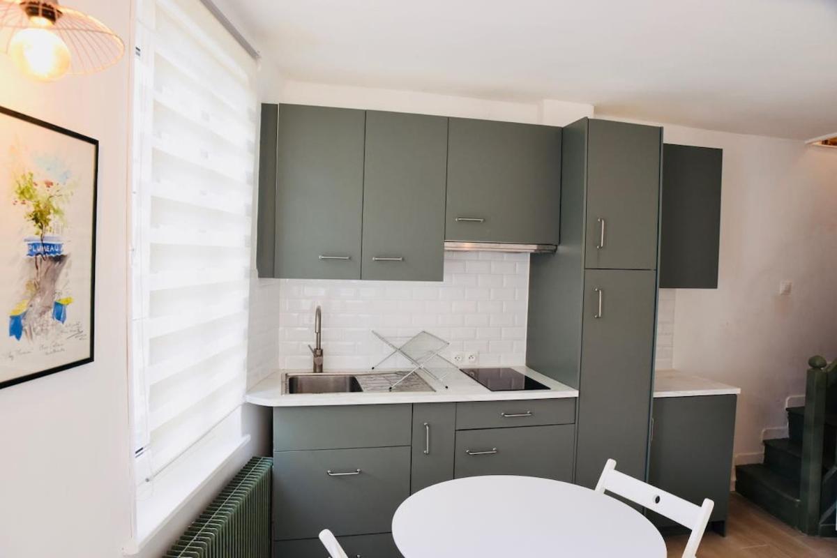 Charmante Maisonnette A 2 Pas De La ! Hébergement de vacances